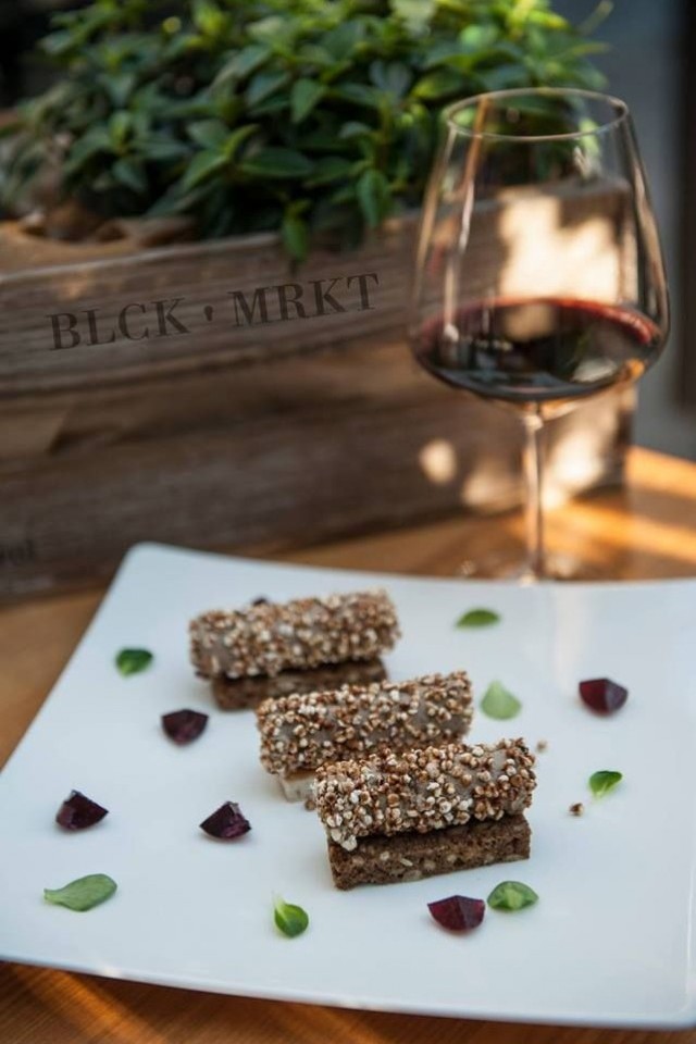 Black Market Restaurant&Bar