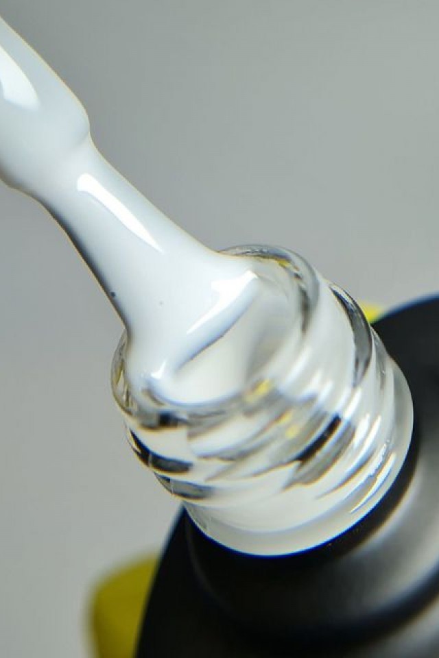 Must Have! Молочний Гель-лак Izzy Premium Milky для ідеального покриття
