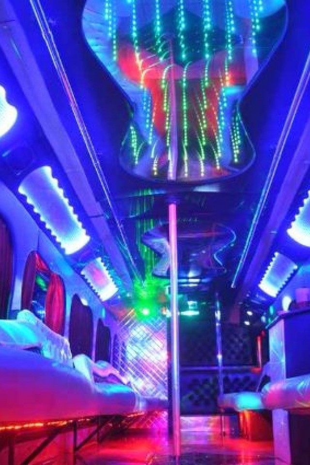 Limo-Bus или Party Bus аренда в Киеве для Вас