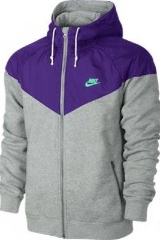 Nike — известный американский бренд спортивной одежды