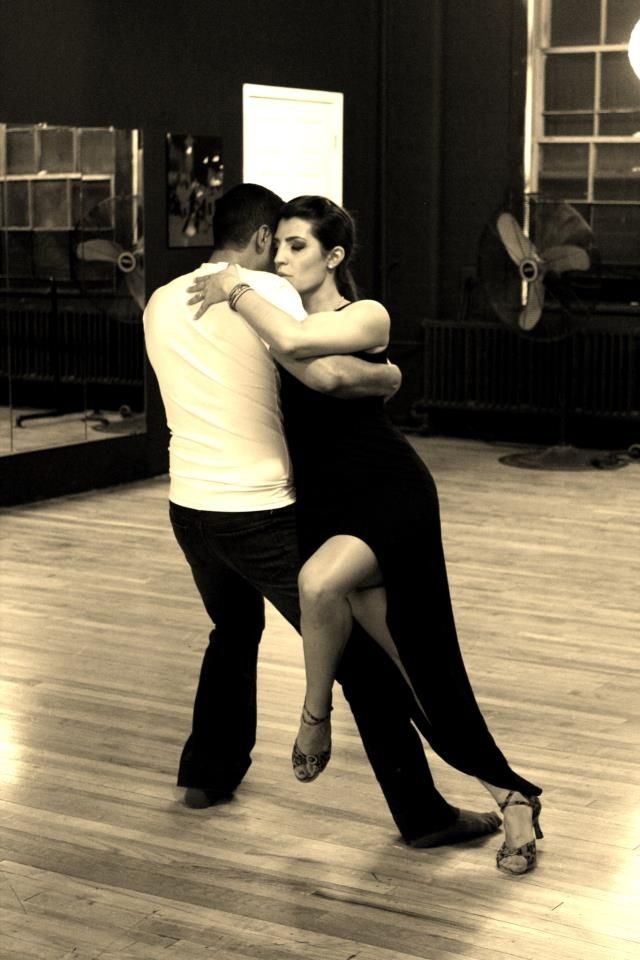 BAILANDO - школа латиноамериканских танцев﻿