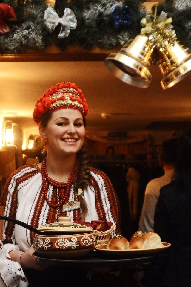 Бізнес-ланчі в корчмі "Тарас Бульба"