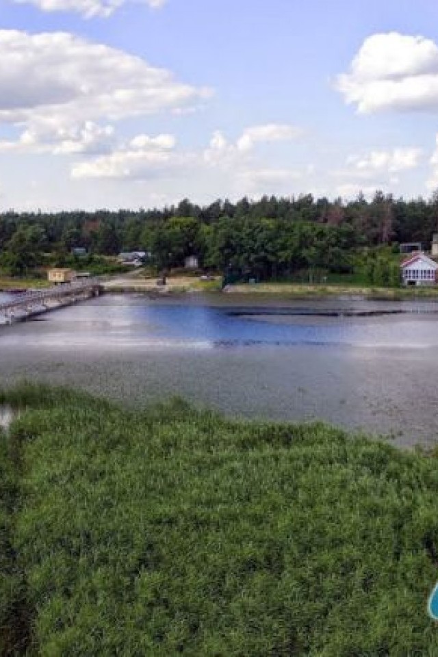Полет на самолете над Преображенским храмом на воде в с.Гусинцы