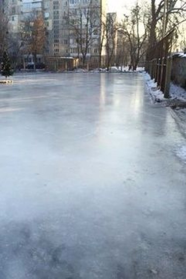 Каток на Русановке