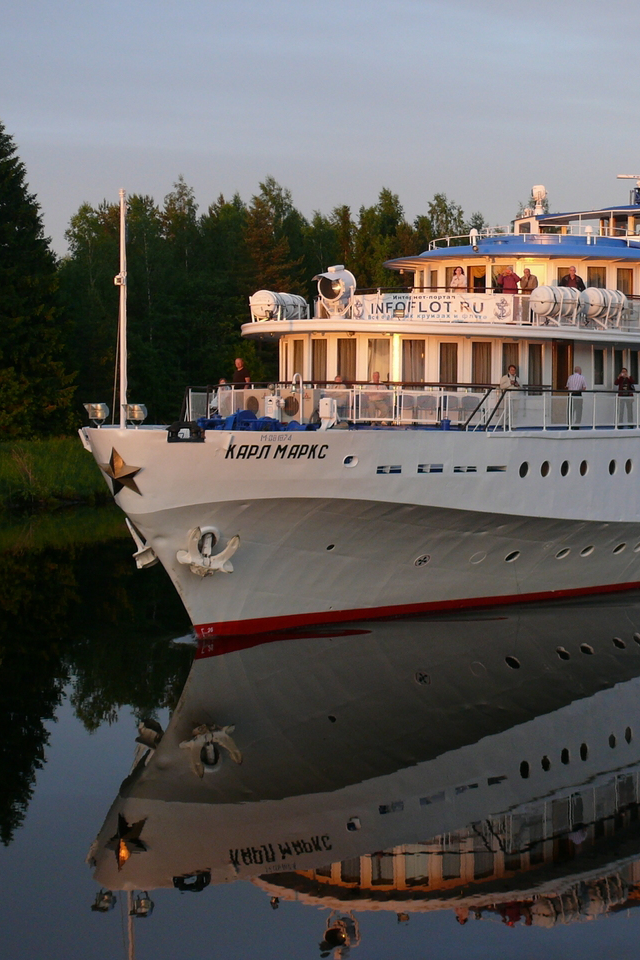 Прогулка на теплоходе киевское море с прохождением шлюза