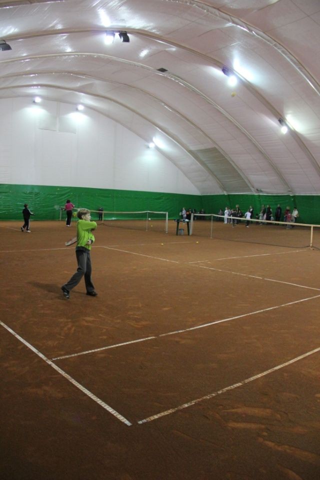 Крытые теннисные корты